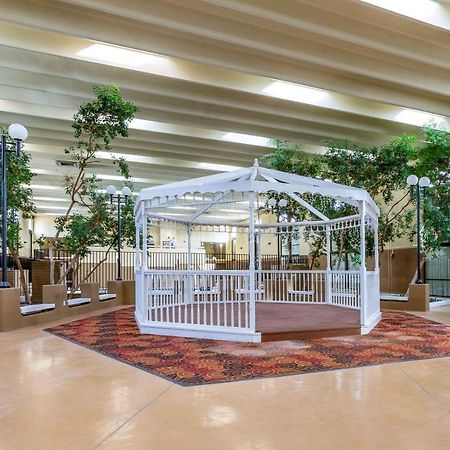 רוזוול Clarion Inn & Suites מראה חיצוני תמונה