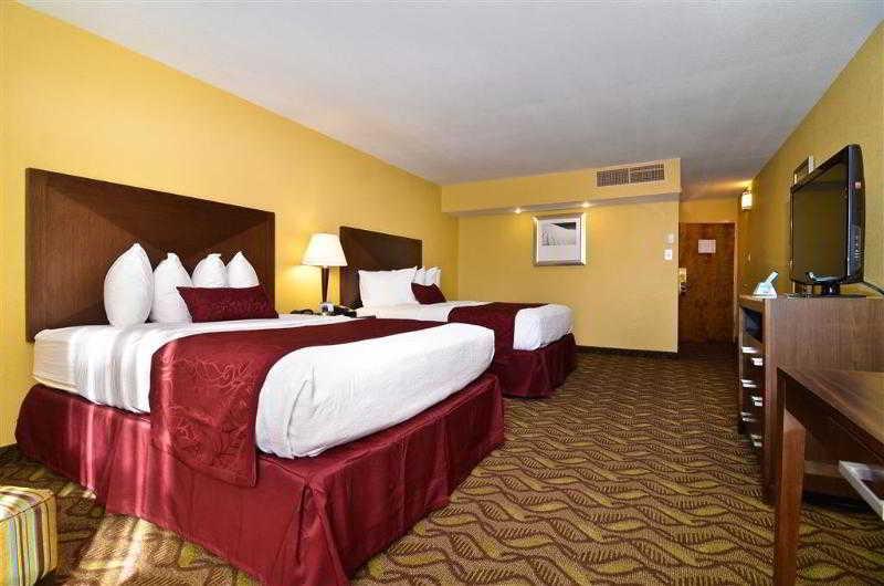 רוזוול Clarion Inn & Suites מראה חיצוני תמונה