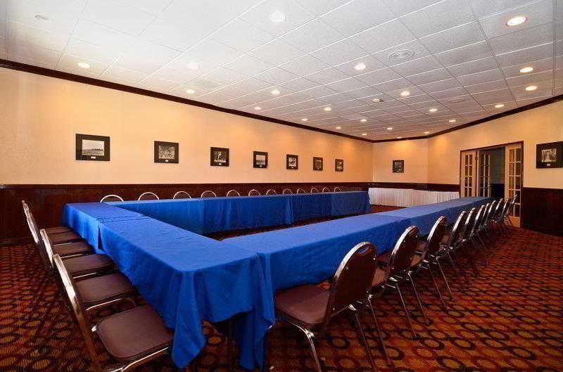 רוזוול Clarion Inn & Suites מראה חיצוני תמונה