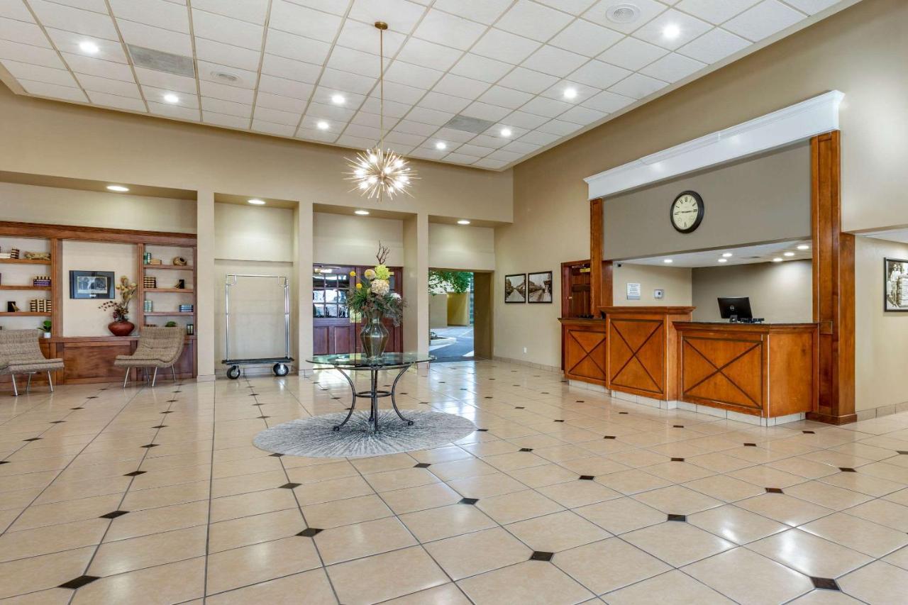 רוזוול Clarion Inn & Suites מראה חיצוני תמונה