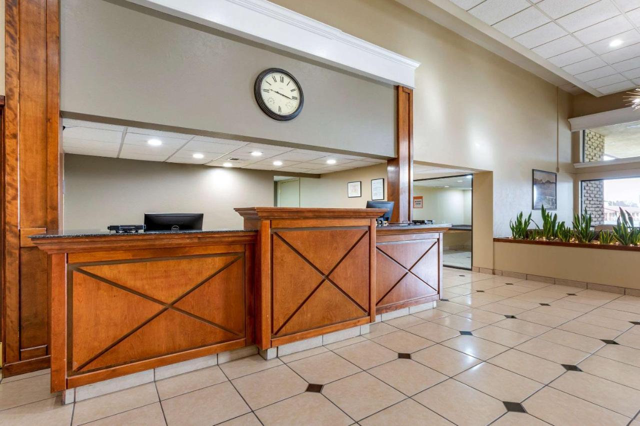רוזוול Clarion Inn & Suites מראה חיצוני תמונה