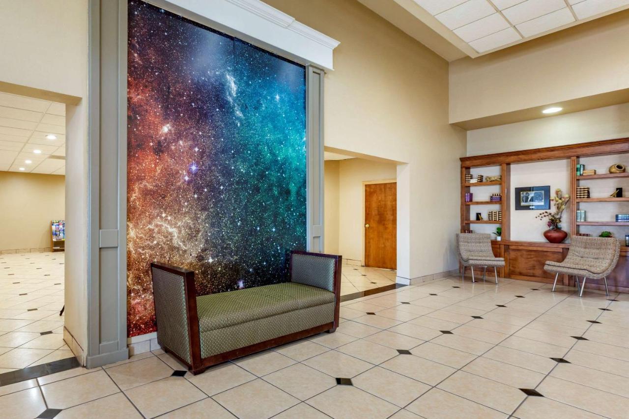 רוזוול Clarion Inn & Suites מראה חיצוני תמונה
