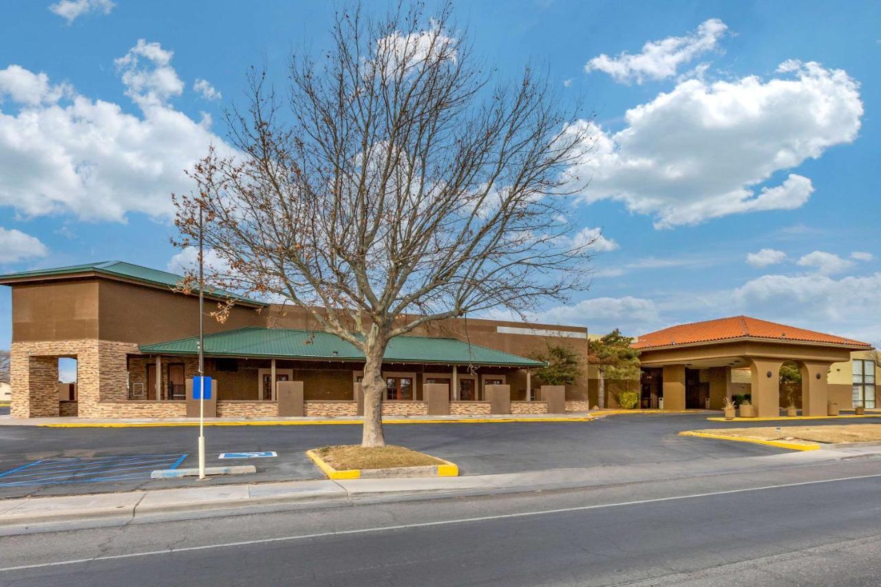 רוזוול Clarion Inn & Suites מראה חיצוני תמונה