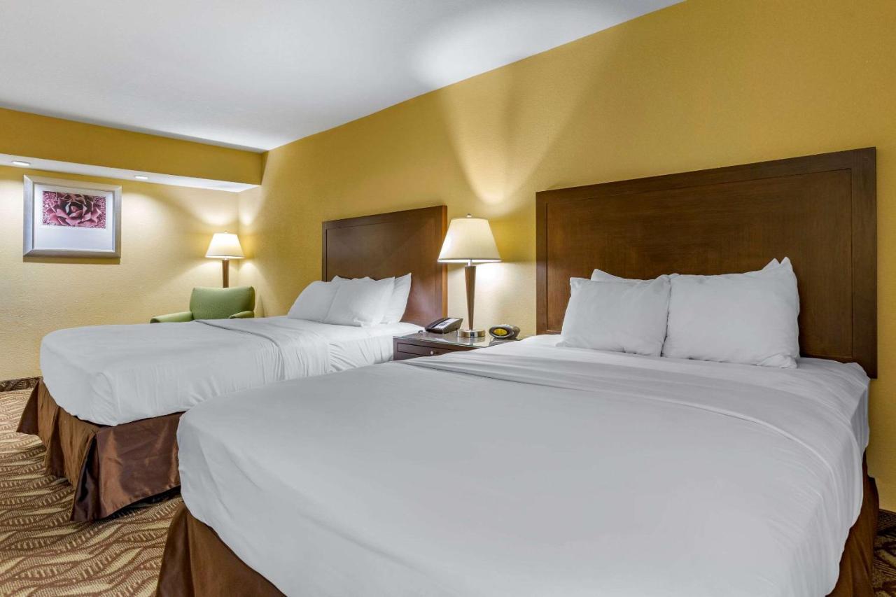 רוזוול Clarion Inn & Suites מראה חיצוני תמונה
