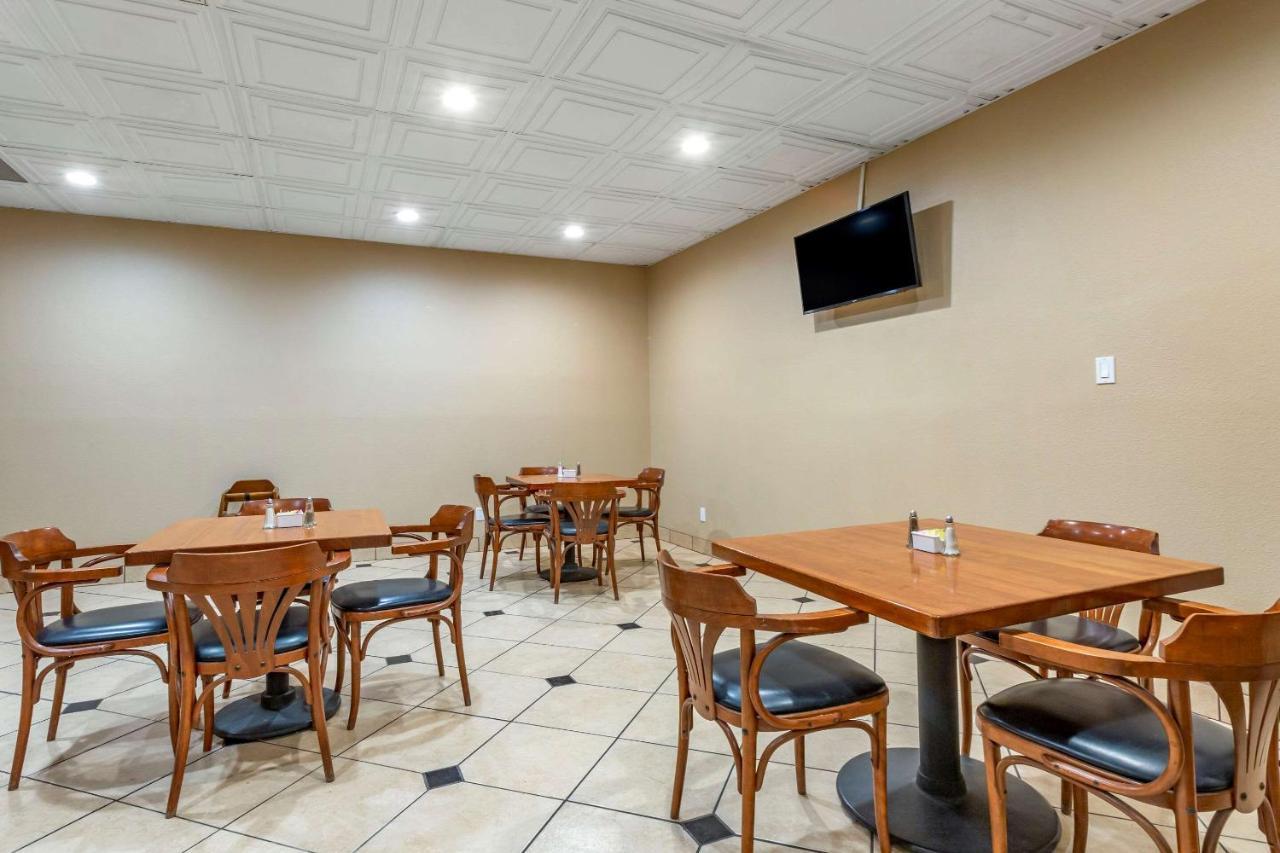 רוזוול Clarion Inn & Suites מראה חיצוני תמונה