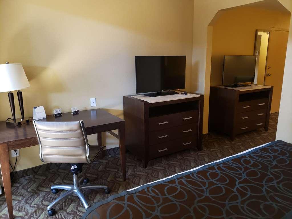 רוזוול Clarion Inn & Suites חדר תמונה