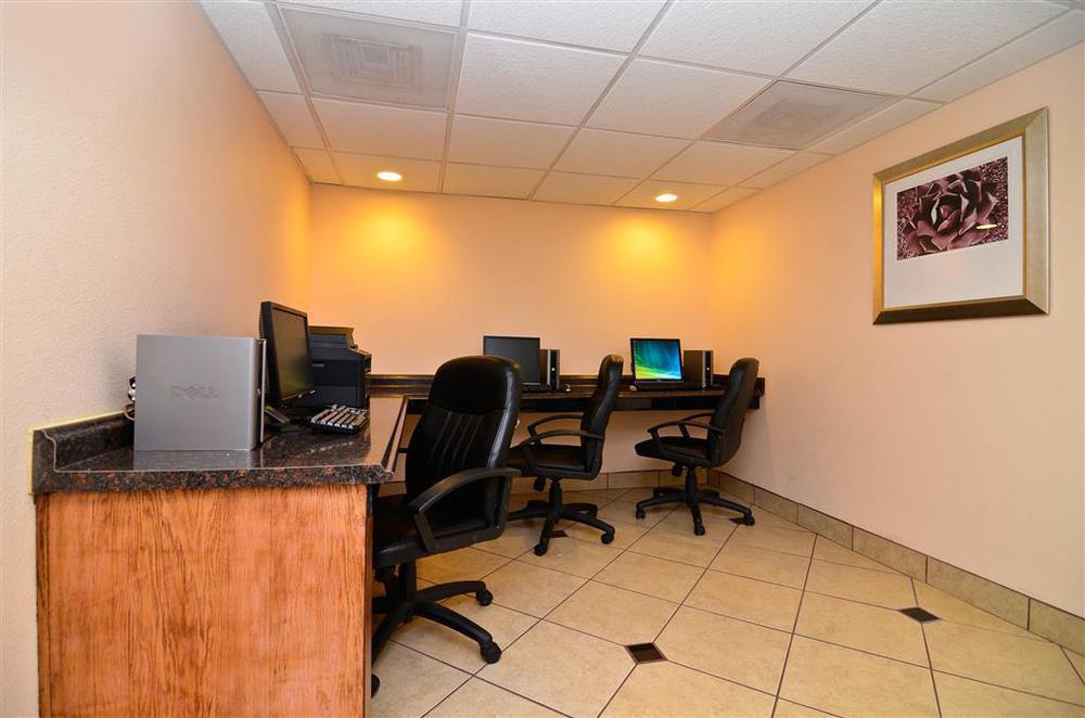 רוזוול Clarion Inn & Suites מתקנים תמונה