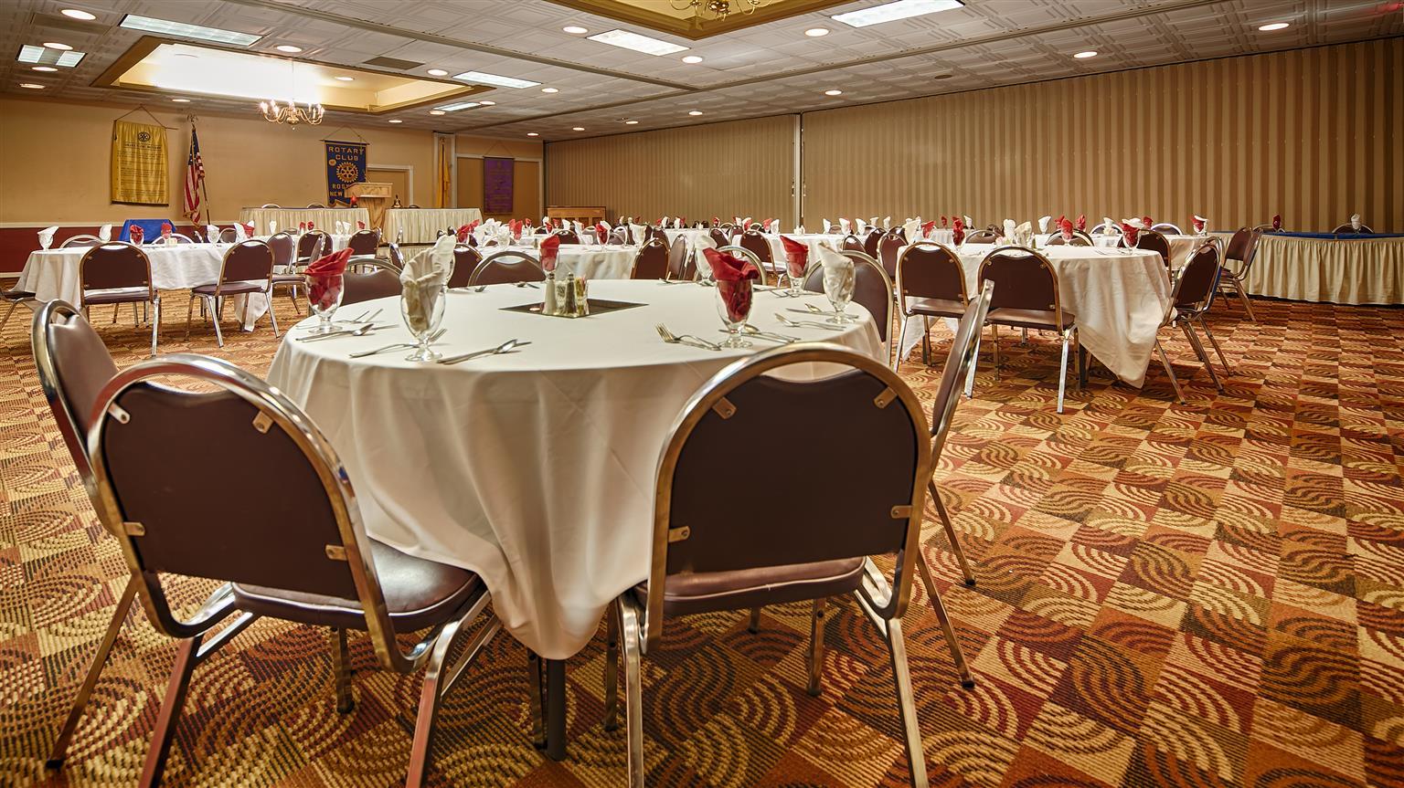 רוזוול Clarion Inn & Suites מראה חיצוני תמונה